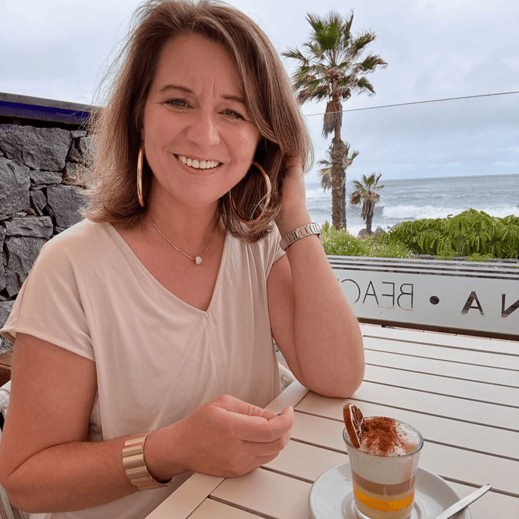 Kapcsolat 1 susana toth digitalis vallalkozas online marketing 08